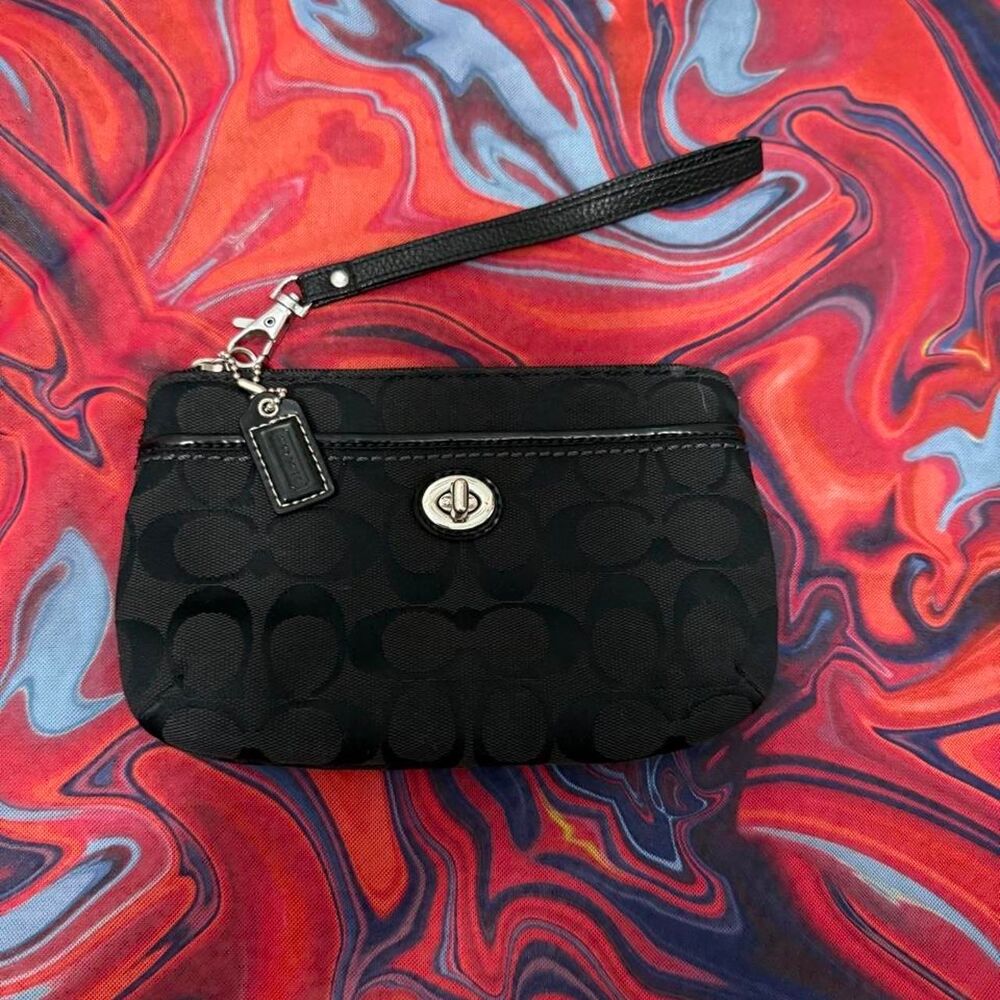 Vintage Y2K Coach Hamptons Monogram Turnlock Demi Pouch Wristlet